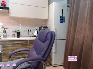 Live sex webcam photo for MomsaysitsOk #240861221
