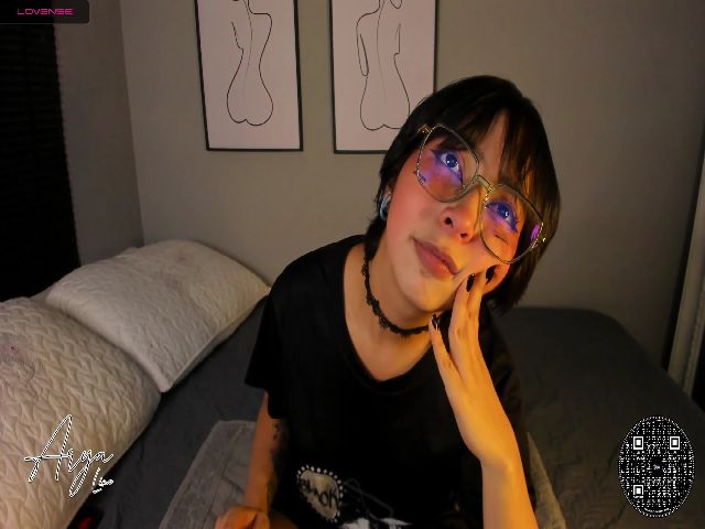 Live sex webcam photo for Arya_Line #252407229