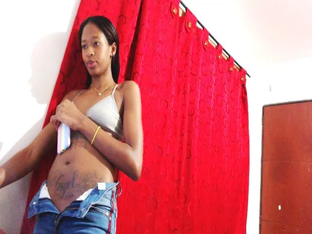 Live sex webcam photo for Angiehotx1x #258285890