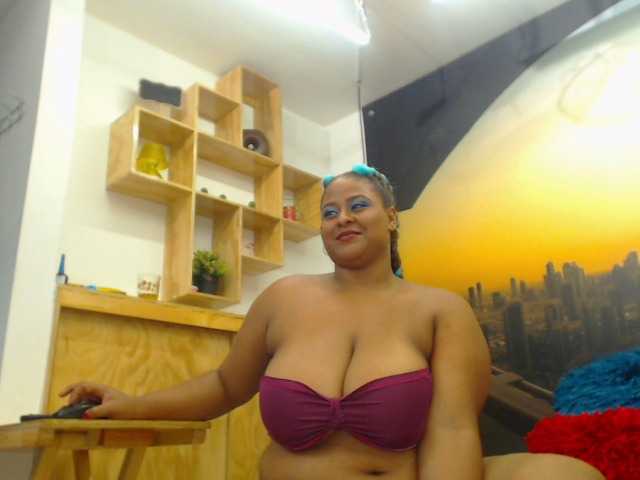 Live sex webcam photo for cynthiasam #244918741