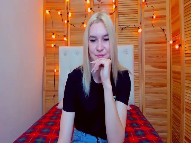 Live sex webcam photo for MarliTes #255805156