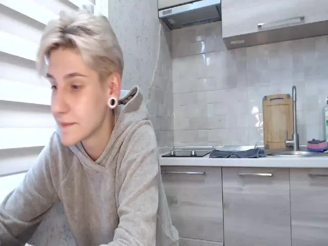 Live sex webcam photo for Chromasia #261246144