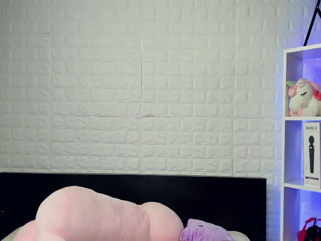 Live sex webcam photo for AndreaJenkins #259639156