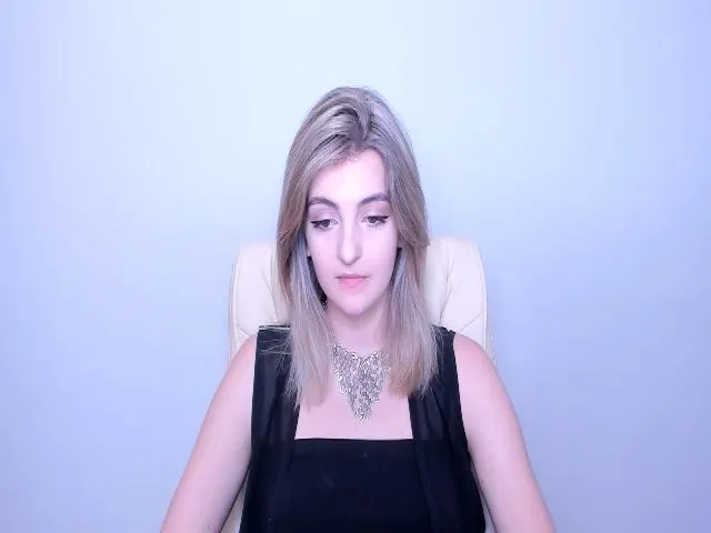Live sex webcam photo for HelelGretta #253190356