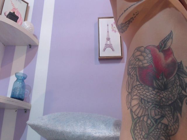 Live sex webcam photo for STORMY_FOXX #256227856