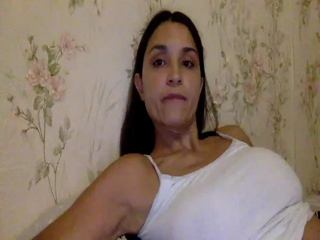Live sex webcam photo for JolyBoss #258320532