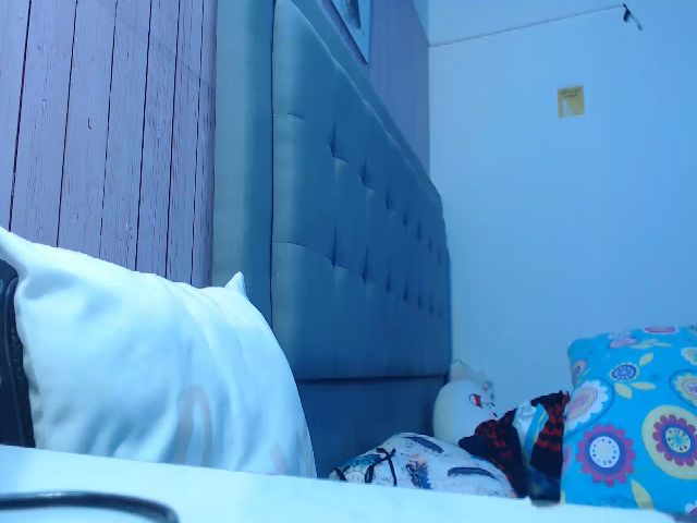 Live sex webcam photo for Arisha_bloom #256140969