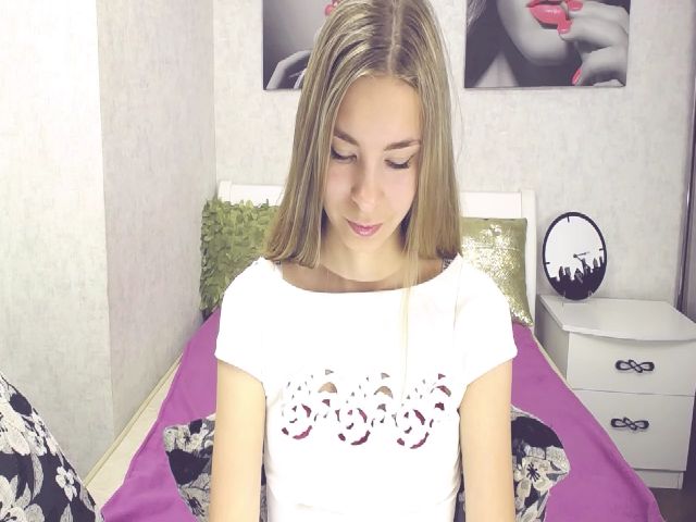 Live sex webcam photo for RossandaShy #256168128