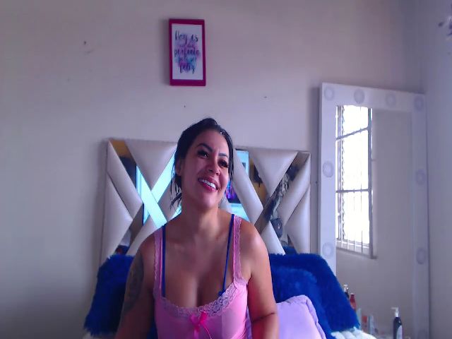 Live sex webcam photo for esperanzaxxx #252866599
