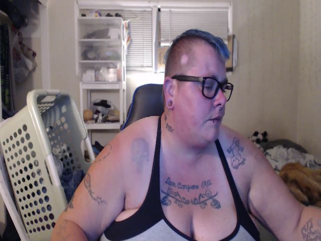 Live sex webcam photo for PunkChick420 #259816512