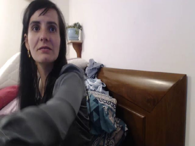 Live sex webcam photo for isabellazee2 #253296411