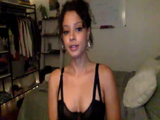 Live sex webcam photo for MixedBeauty45 #257374174