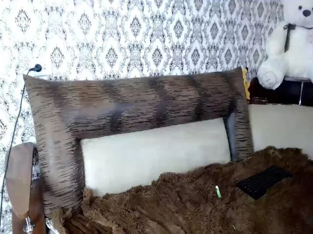 Live sex webcam photo for Sendmeanange1 #253004524