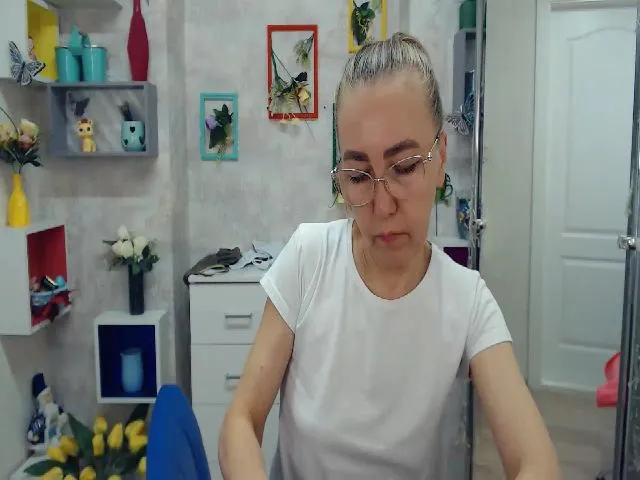 Live sex webcam photo for Greybunny #265486724