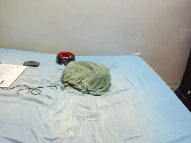 Live sex webcam photo for Jennysroom22 #252702637