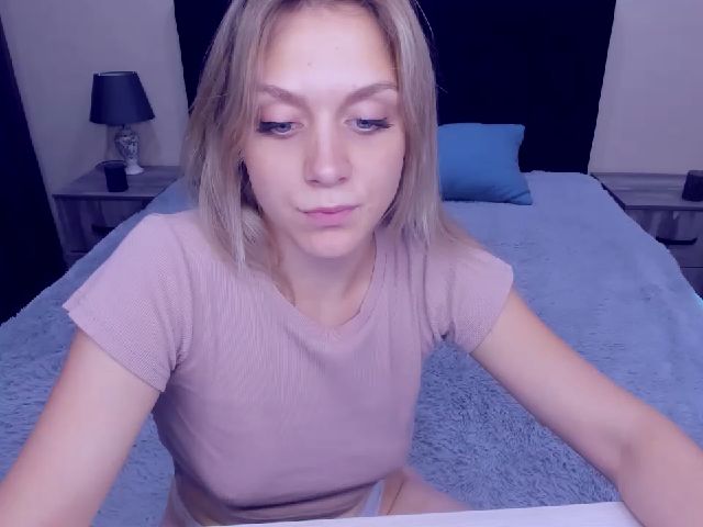 Live sex webcam photo for MeganKind #254784360