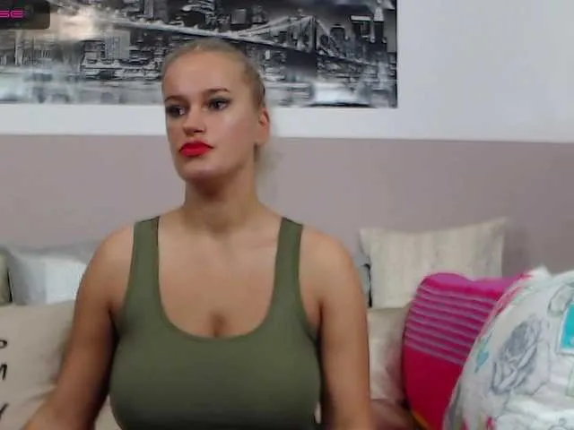 Live sex webcam photo for Roselyn25 #250071789