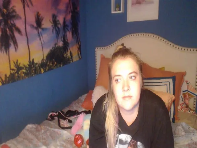 Live sex webcam photo for SnowWhiteXxxx #255231128