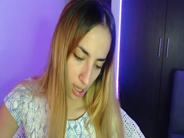 Live sex webcam photo for April_dew #264037531