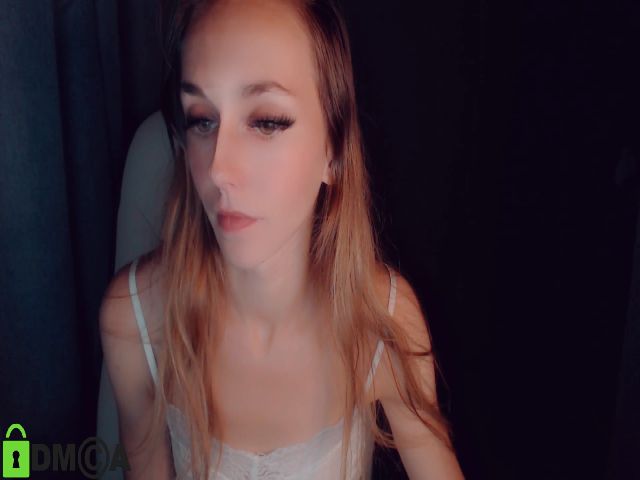 Live sex webcam photo for EmilyyyClark #261666609