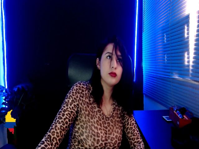 Live sex webcam photo for victoria_lee2 #255990018