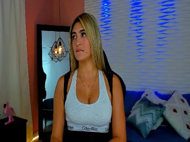 Live sex webcam photo for IsabelaBrown #257810301