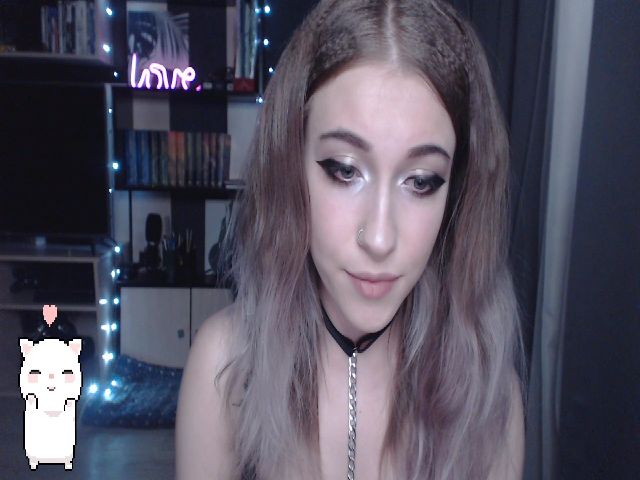 Live sex webcam photo for Your_Ellie #263998255