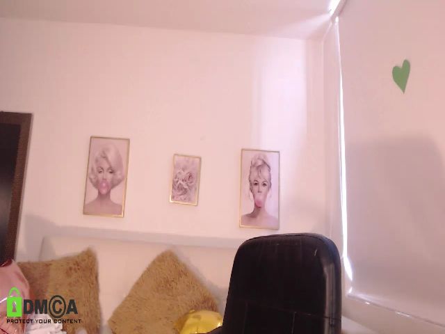 Live sex webcam photo for Annie_es #264354591