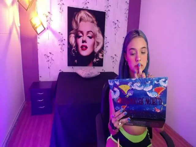 Live sex webcam photo for Spaaarkie #255651574