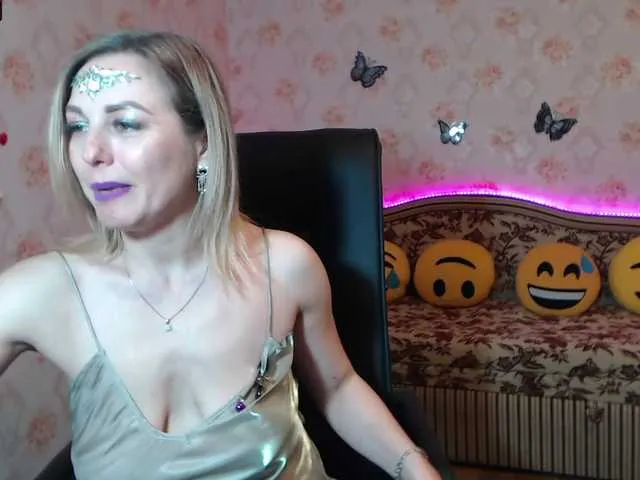 Live sex webcam photo for sonya2121 #244348047