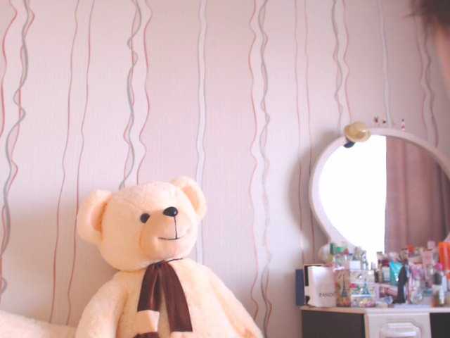 Live sex webcam photo for SexyQueen333 #241305203