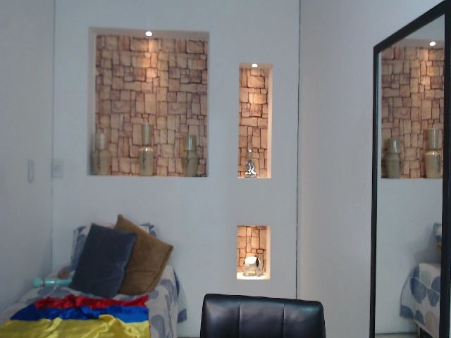 Live sex webcam photo for nicollewalton #257319517