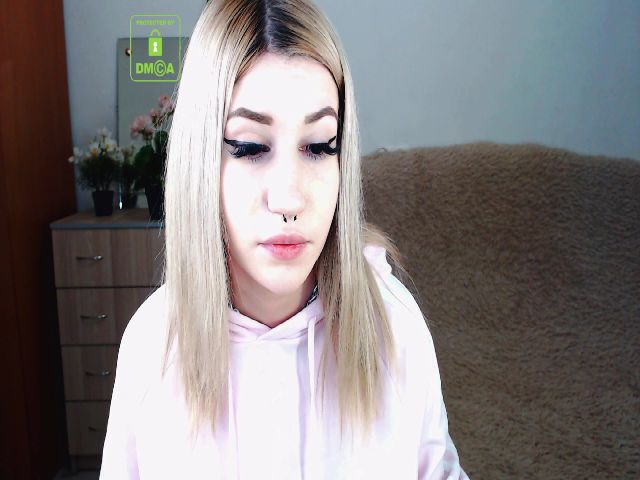 Live sex webcam photo for Alison_Moonli #257931578