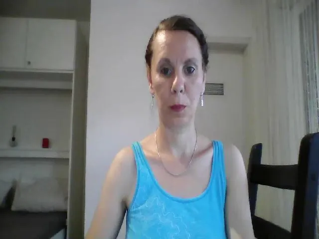 Live sex webcam photo for Naughtyliliy #259418357