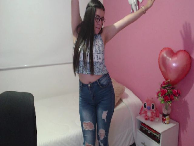 Live sex webcam photo for Frida_porn #265251405