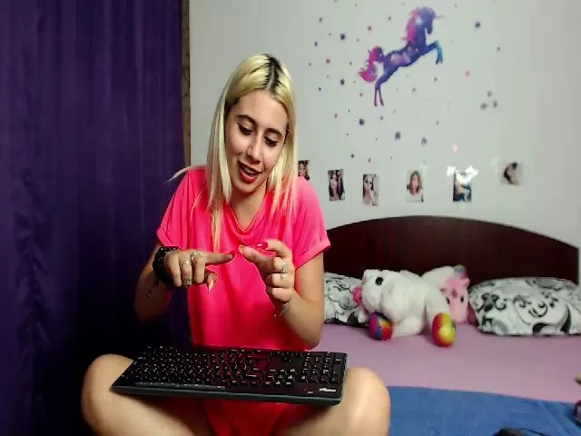 Live sex webcam photo for Diamond06 #258309089