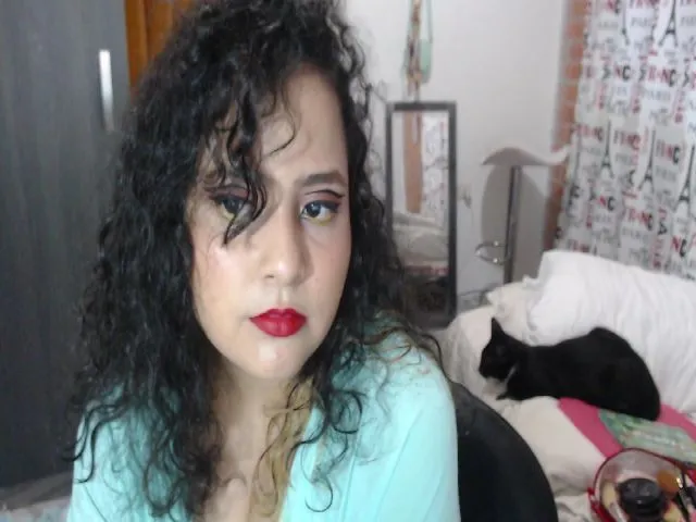 Live sex webcam photo for Mia_blun18 #255473583