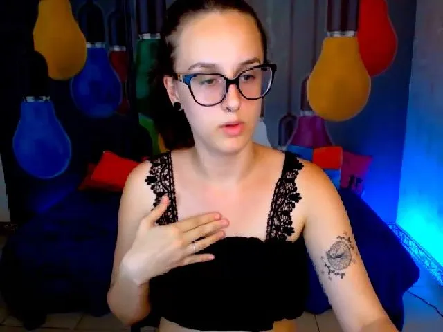 Live sex webcam photo for Kristi_Dook #262177731