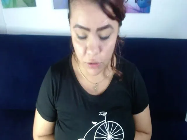 Live sex webcam photo for natachaxxx22 #287854504