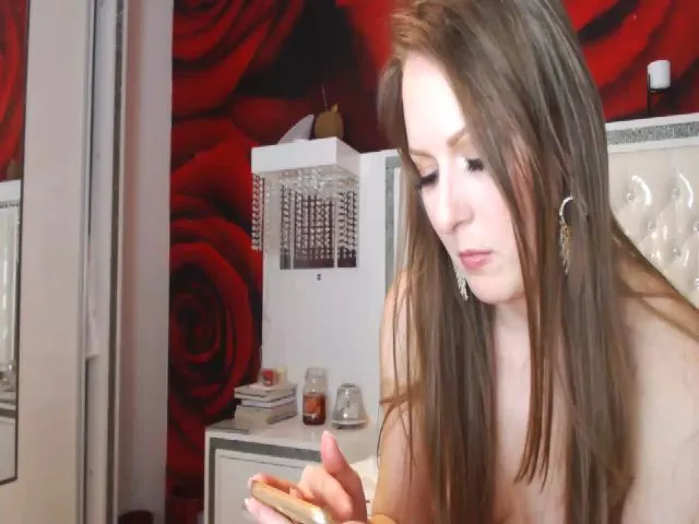 Live sex webcam photo for NikkyCZ #259999392