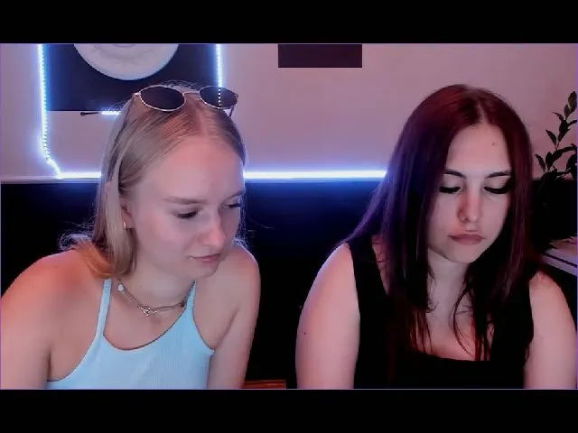 Live sex webcam photo for BeautiAmber #259185514