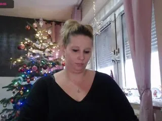 Live sex webcam photo for Mrs-Luder #287956064