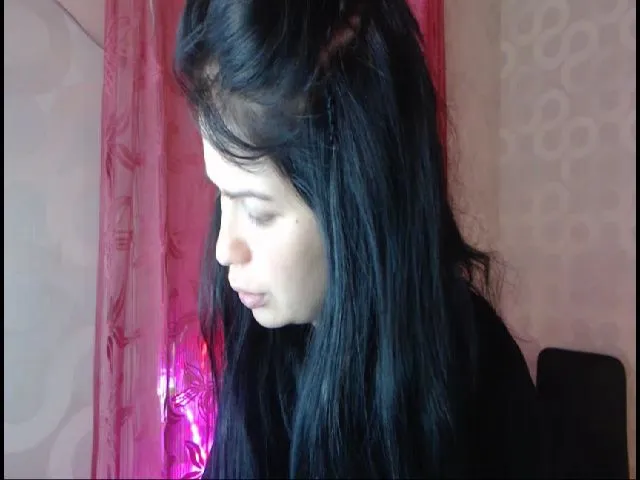 Live sex webcam photo for SamntaDiamond #263593274