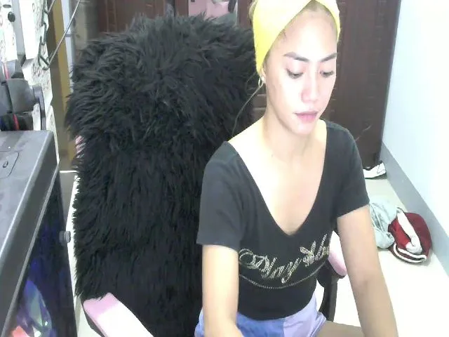 Live sex webcam photo for Ashira_Yuki #252340346