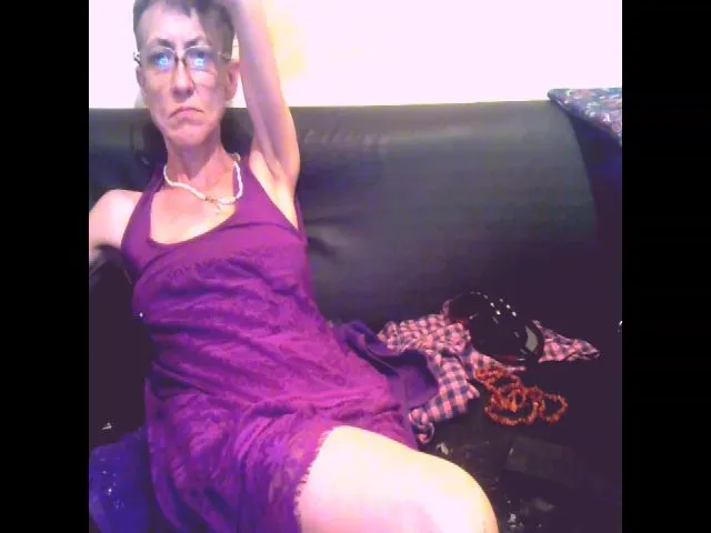 Live sex webcam photo for Sexygeny #264139532