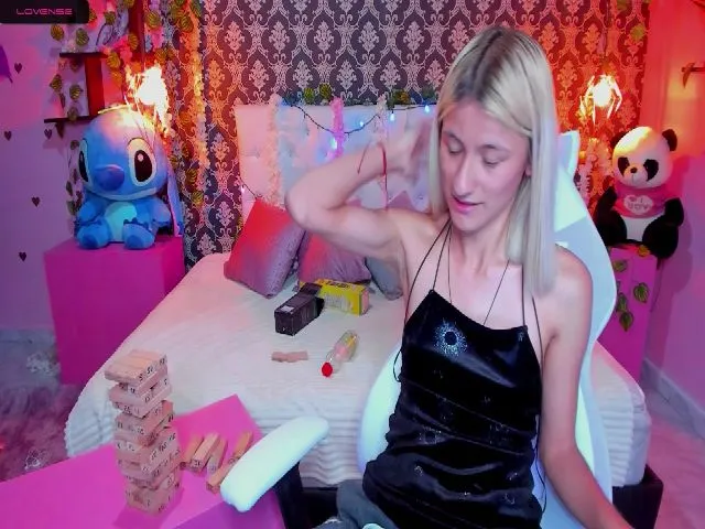 Live sex webcam photo for Silvana_21_ #260286808