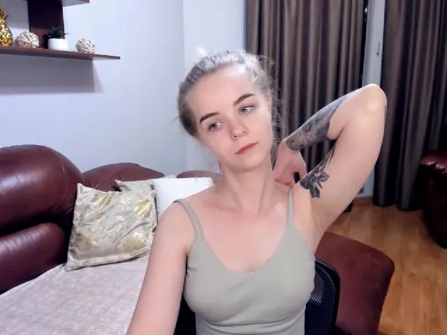 Live sex webcam photo for KellyArdent #265117441