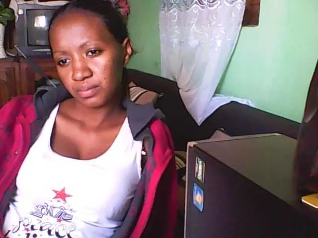 Live sex webcam photo for tinychloe #241420950