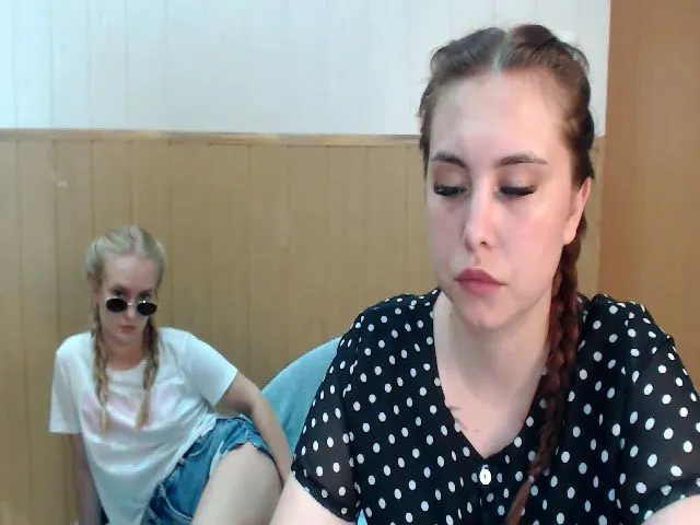Live sex webcam photo for BeautiAmber #264247553