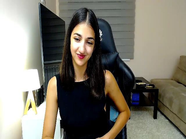 Live sex webcam photo for RockQueenB #253227924